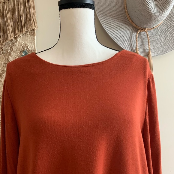 Donated Love Riche size large lightweight faux layered sweater - Picture 2 of 8